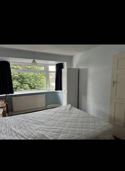 Spacious master bedroom Main Photo
