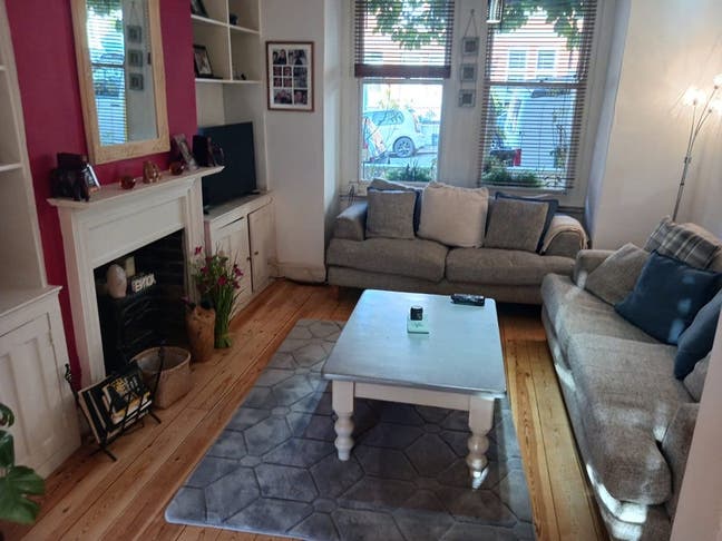 Spacious single room to rent  Main Photo