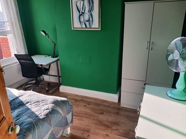 Double room to rent  Main Photo