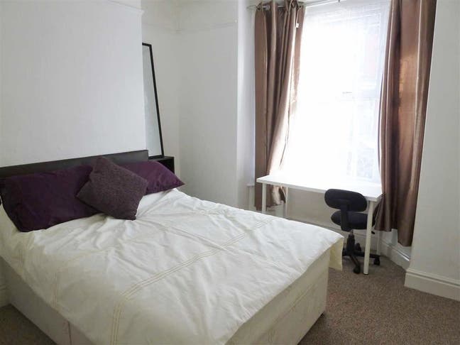 🏡 Spacious Large Double Room! Main Photo