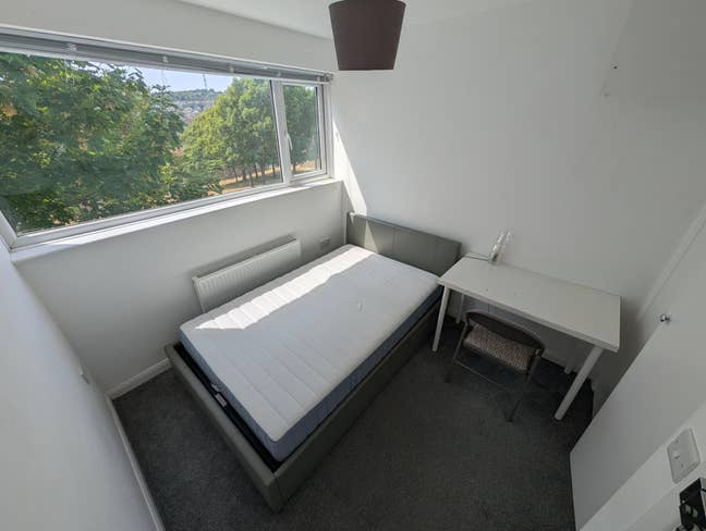 Furnished Room to Rent in a Friendly Shared House  Main Photo