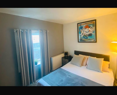 Bright Furnished Double Bedroom Available. Main Photo