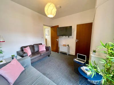 1 Student Room Close to Hoole Main Photo