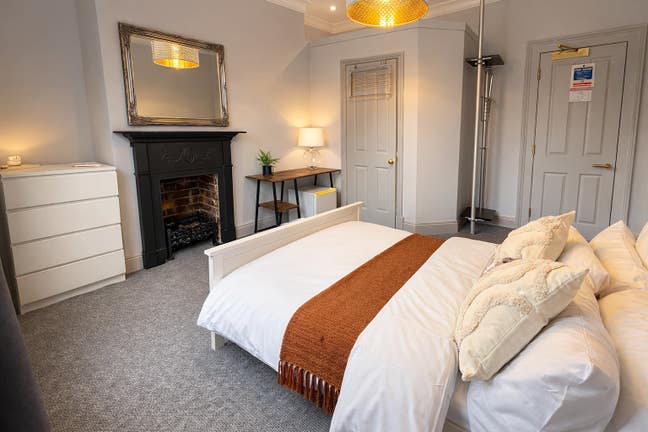 East Mt Rd | Ensuite Room | 2 mins to City Centre Main Photo