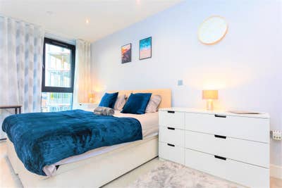 Spacious & Bright Ensuite Room - City Views ✨ Main Photo