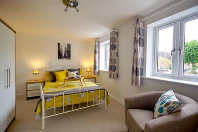 **Friendly**Homely**Parking Main Photo