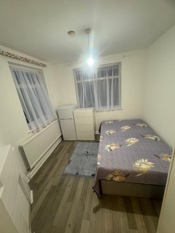 🛏️ Ensuite for a Single Use to Let in 📍Hendon Main Photo