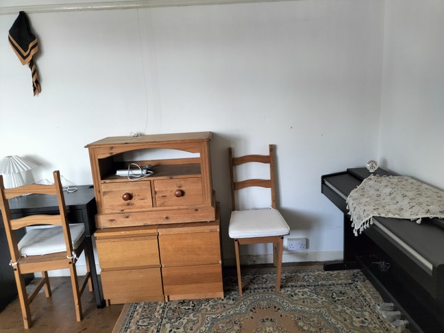 A Room in Clifton Bristol for short and long Main Photo