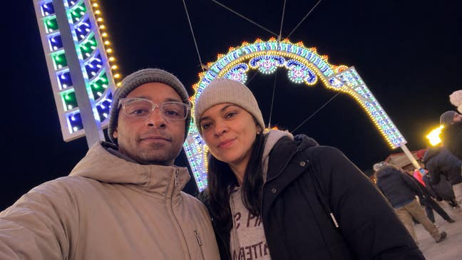 Professional Couple Looking for an En-Suite Room i Main Photo