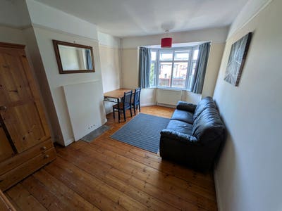 Double room and adjoining private living room Main Photo