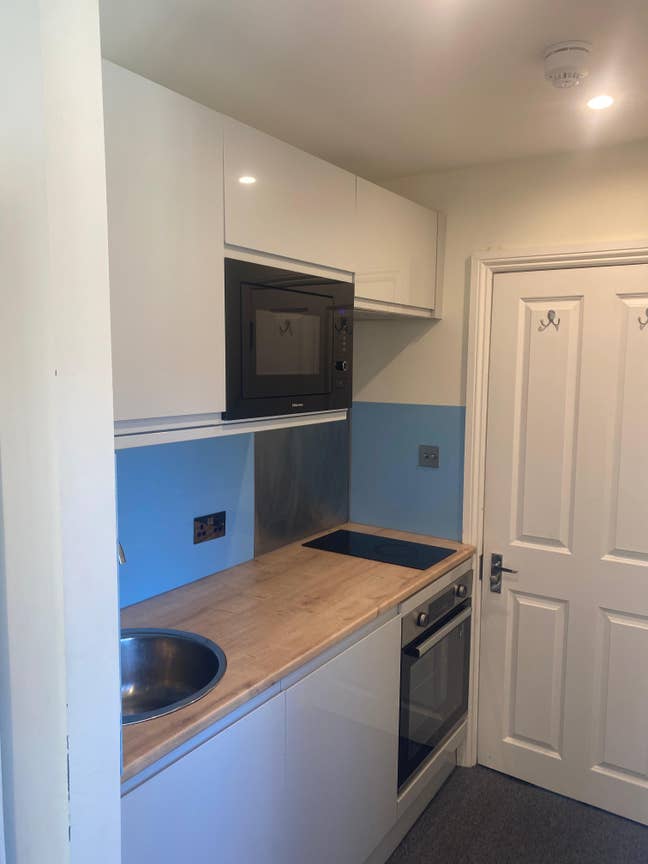 Modern Studio Flat – Prime Location! Main Photo