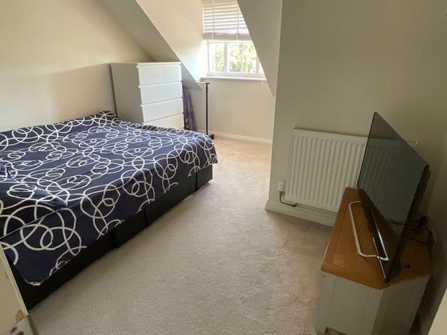 Double room in a clean modern detached  house. Main Photo