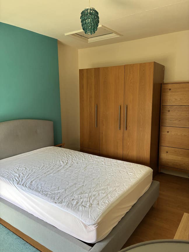 Bright double bedroom  Main Photo