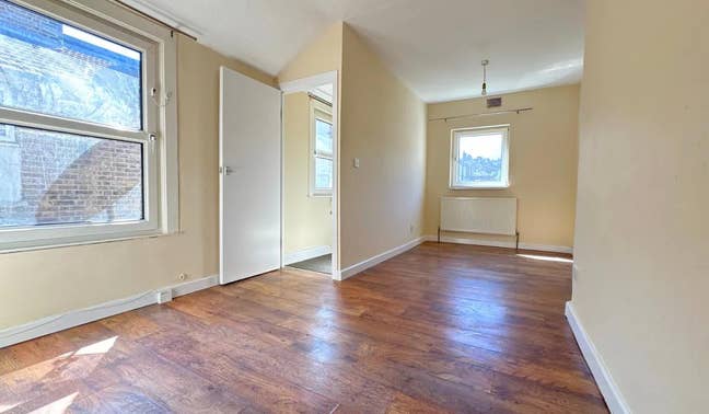 Duplex Studio to Rent On Conway Road with Garden  Main Photo