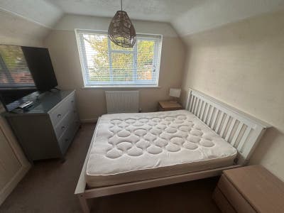 Double Room Close to Frimley Park Hospital and M3 Main Photo