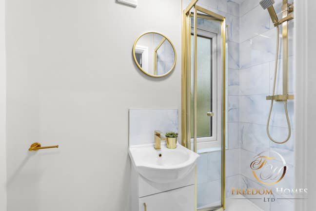 Stunning Brand New HMO – 10 mins to hospital Main Photo