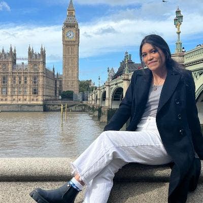 I am a female student aged 25. I am looking f... Main Photo