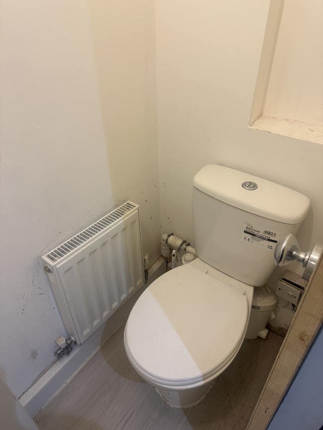 Newly built single bed studio flat  Main Photo
