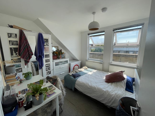 Spacious Double Room Near Holloway Station Main Photo