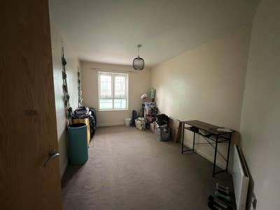 Double room available in a 2 bed 2 bath flat Main Photo