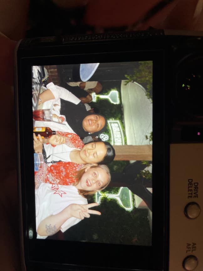 Professional Female seeks a single or double room Main Photo