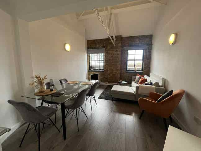Double room in converted building in Dalston Main Photo