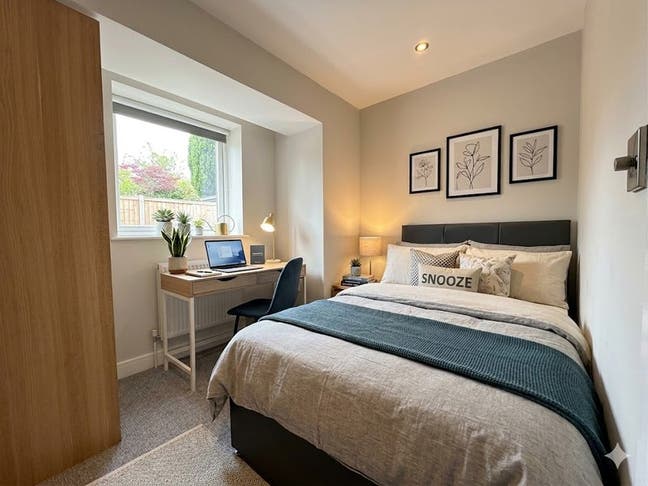 🌟🔥 Low Deposit En‑Suite Rooms • Bills Included🔥 Main Photo