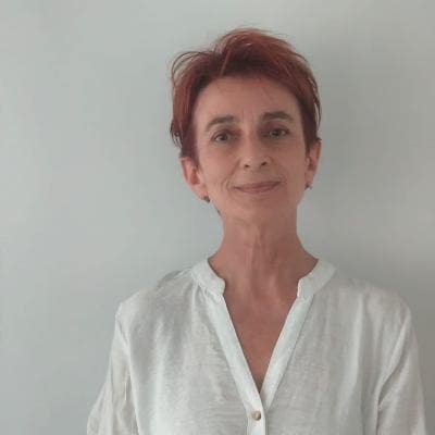 Friendly professional lady seeks room/flat/house Main Photo