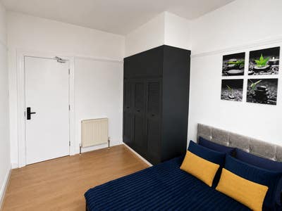 Double Rooms Available – Excellent Location  Main Photo