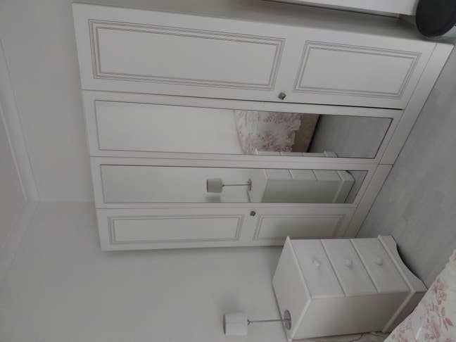 Large double room, close to transport. Main Photo