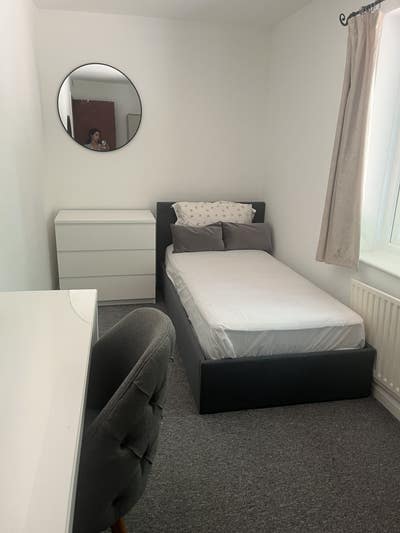 Room to rent  Main Photo