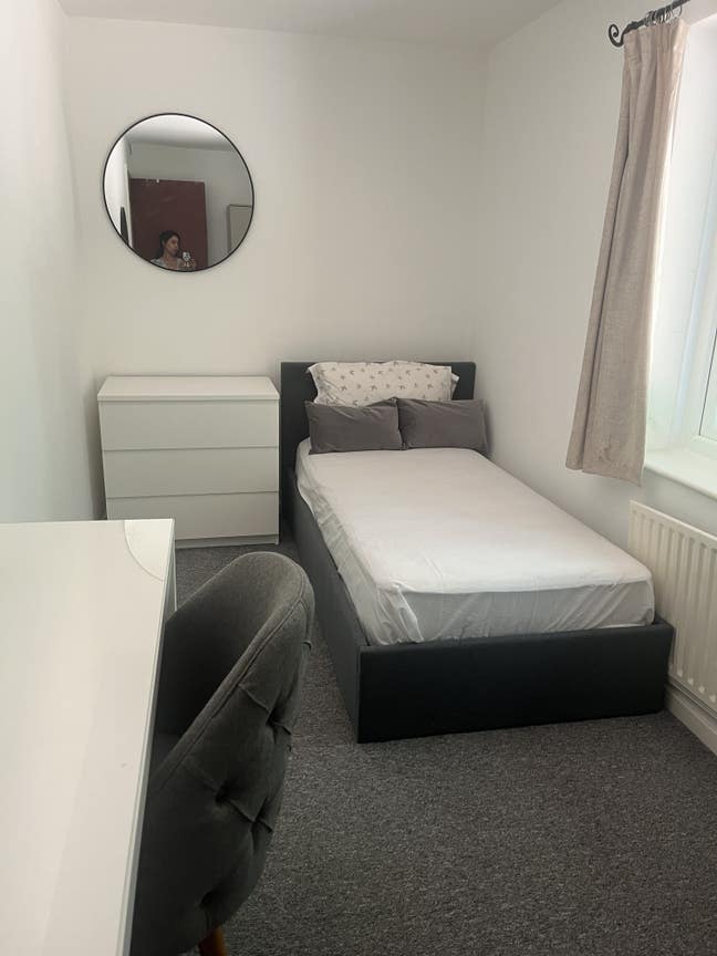 Room to rent  Main Photo