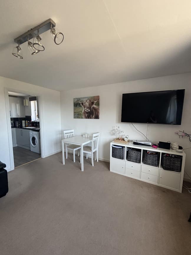 Bedroom available, bills included  Main Photo