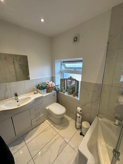 Lovely Room in W7 from July 31St Main Photo