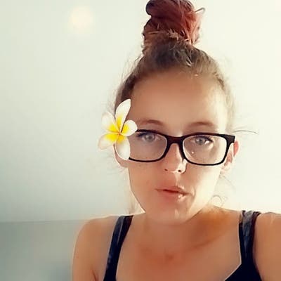 34 year old Female seeks a single or double room Main Photo