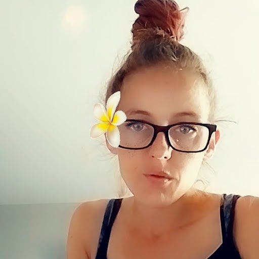 34 year old Female seeks a single or double room Main Photo