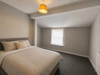 Spacious Room Available ✨ Main Photo