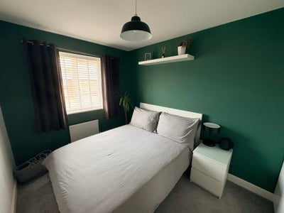 Spacious Double Room Available in Quiet Cul-de-Sac Main Photo