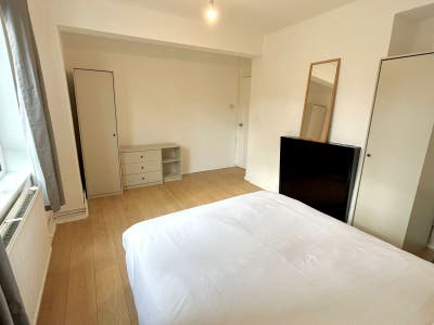 Great Room!N1 3 Bed Flat No Living Room Main Photo