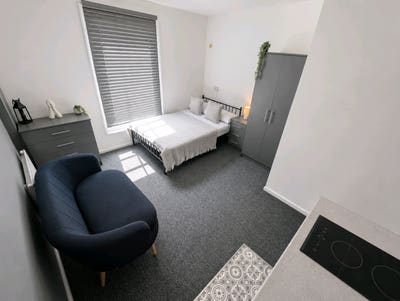 New Studios, Ensuite,Kitchenette (All Bills Inc) Main Photo