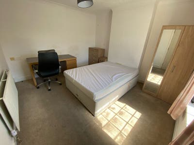 Double Room - BH9 - &pound;0 Deposit Option - Bills Inc Main Photo
