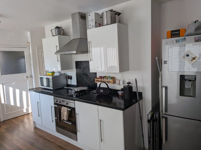 Large Double Room to rent - Cardiff CF14  Main Photo