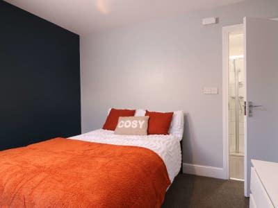 Ensuite Rooms Available 🏡 Park Road Main Photo