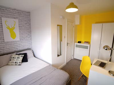 Ensuite Rooms Available 🏡 Middleton Road Main Photo