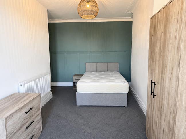 Newly Renovated Friendly House Share Main Photo