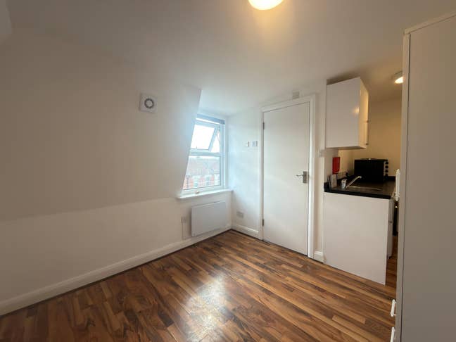 Newly Refurbished Studio Flat – Haringey Road, N15 Main Photo