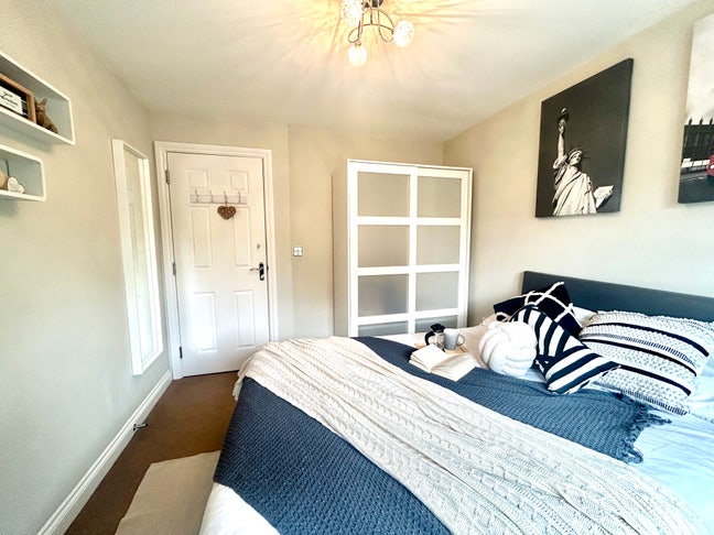 🏡I Keep Working My Way Back to This Room 💚

 Main Photo