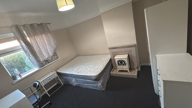 Double Room Near Barking /Chadwell  inc bills  Main Photo