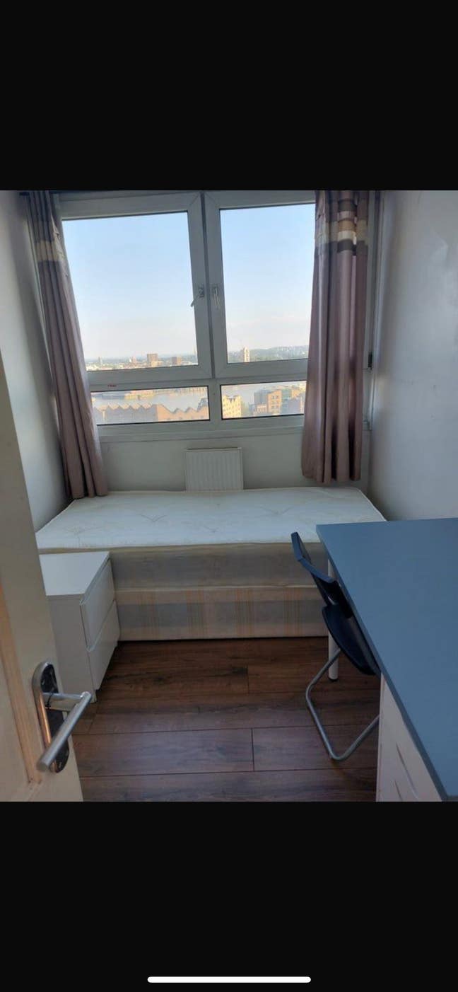 Rooms in a 4 bedroom flat (Shadwell - Zone 1/2) Main Photo