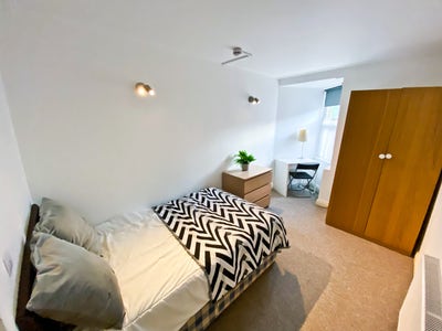 Double Rooms, No Deposit, Bills inc, Cotham Main Photo